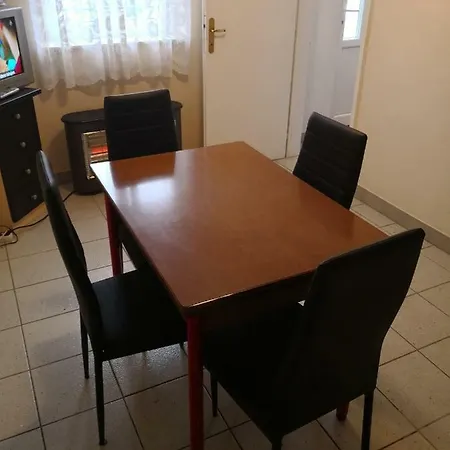 Mini Apartman 2+1 35 M2 * Split